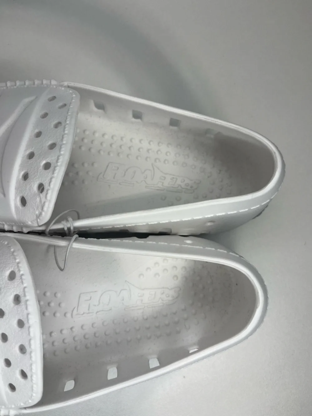 Floafers White and Gray Boat Shoes Boys Girls Size 4 Yacht Rock Water Shoe